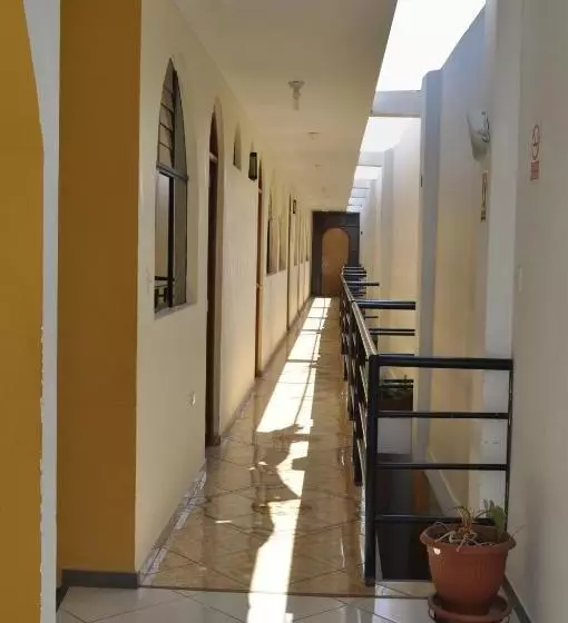 پانسیون Hostal Luren