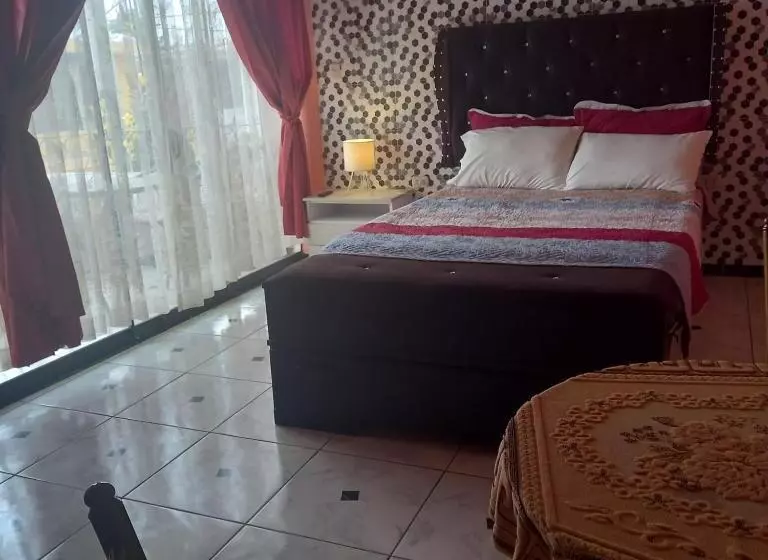 پانسیون Hostal Luren