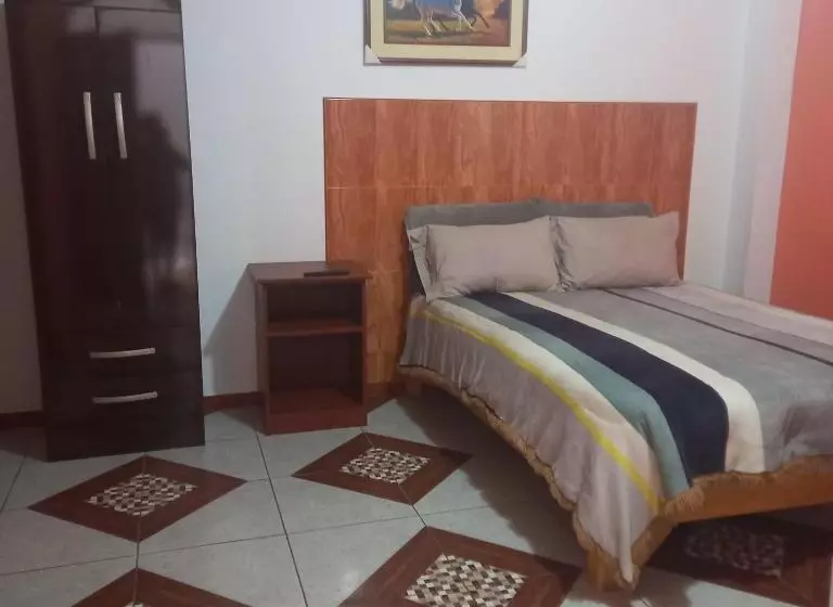 پانسیون Hostal Luren
