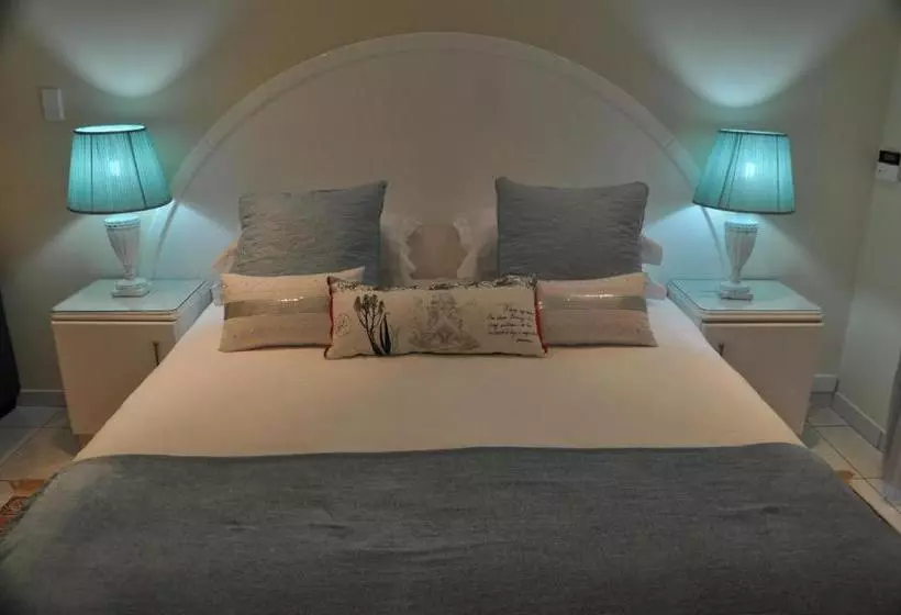 پانسیون King Palm Self Catering Suite