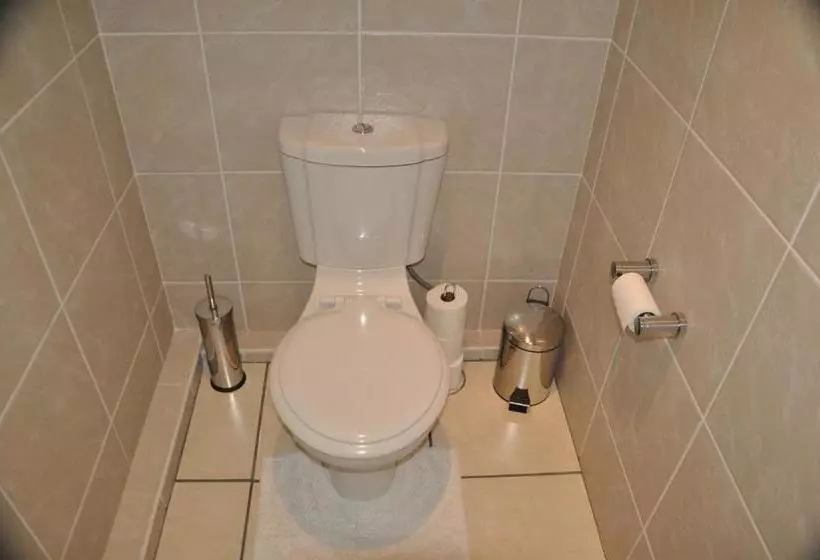 پانسیون King Palm Self Catering Suite