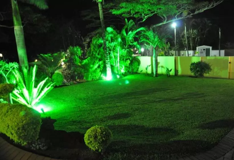 پانسیون King Palm Self Catering Suite