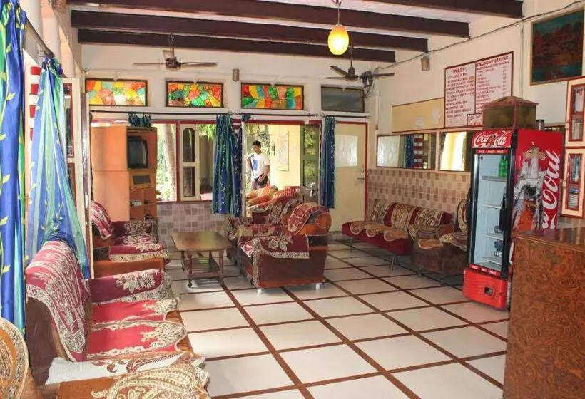 ペンション Singh Guest House