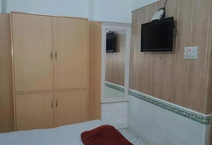 پانسیون Tourist Guest House