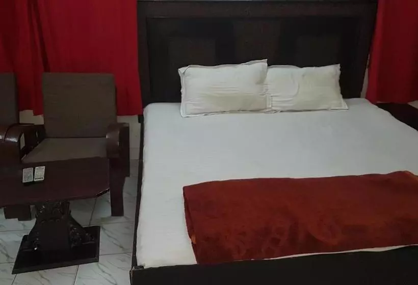 پانسیون Tourist Guest House