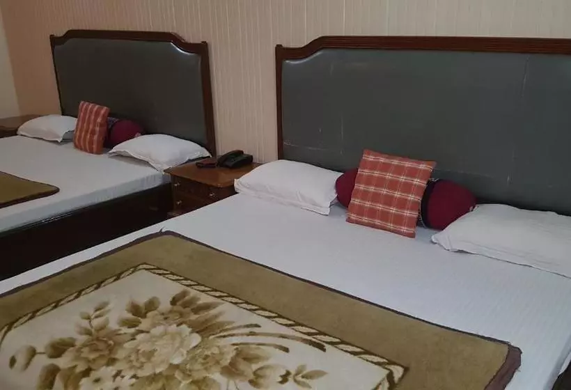 پانسیون Tourist Guest House