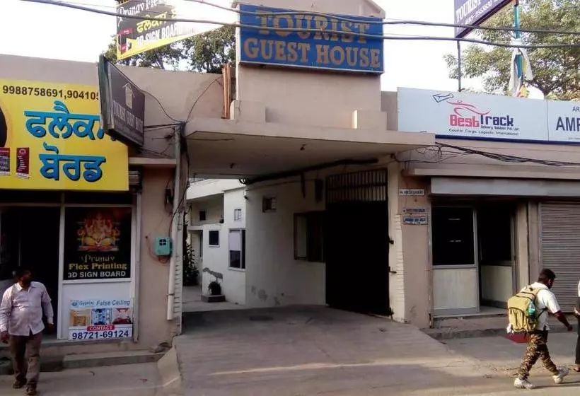 پانسیون Tourist Guest House