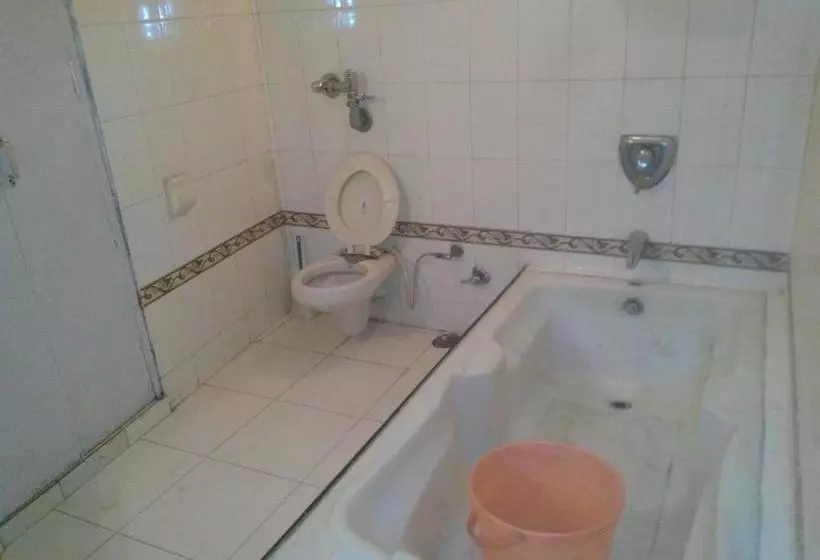 پانسیون Tourist Guest House