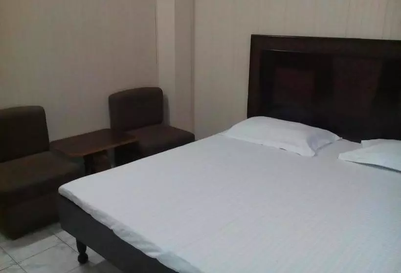 پانسیون Tourist Guest House