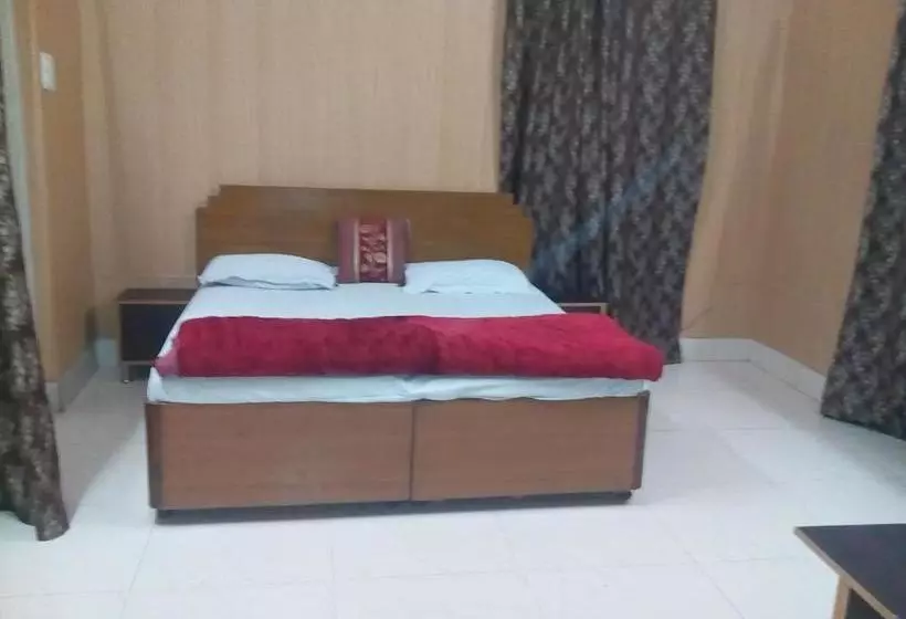پانسیون Tourist Guest House