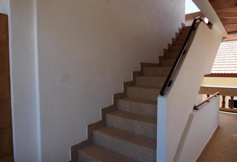 Pensione Waree's Guesthouse