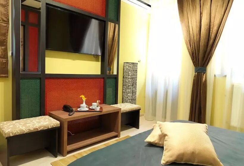 ペンション La Favorita Guesthouse Boutique