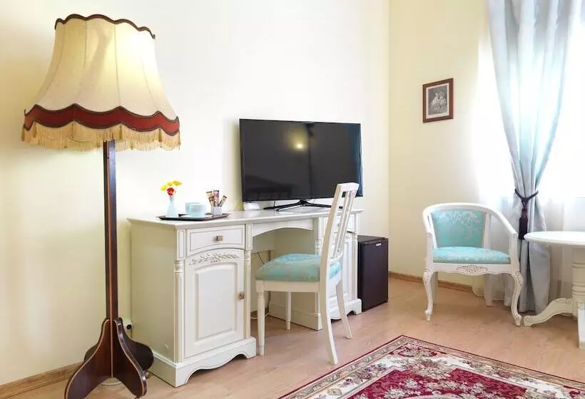 ペンション La Favorita Guesthouse Boutique