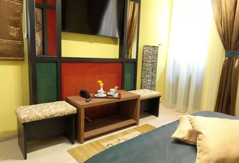 ペンション La Favorita Guesthouse Boutique