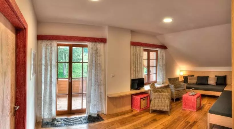 ペンション Statek Samsara