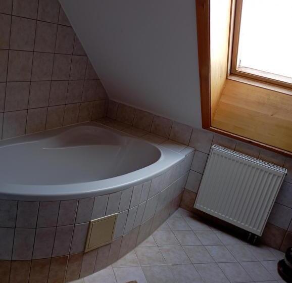 بنسيون Ubytování Na Hájence