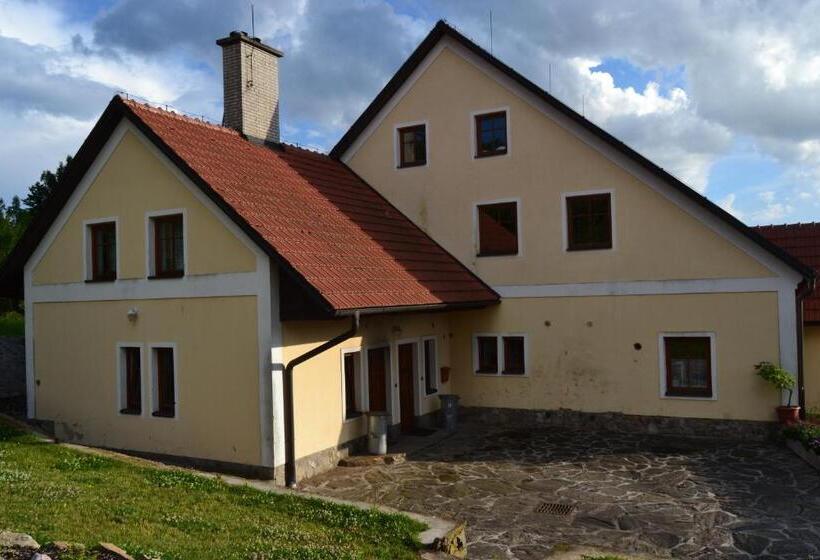 بنسيون Ubytování Na Hájence