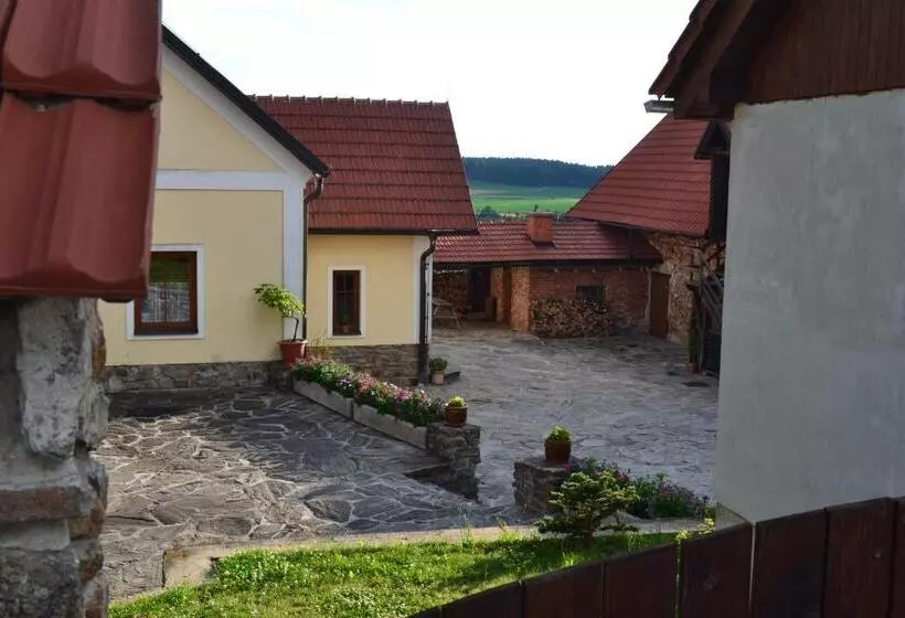 ペンション Ubytování Na Hájence