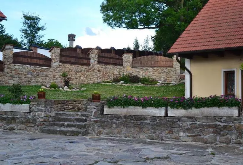 ペンション Ubytování Na Hájence