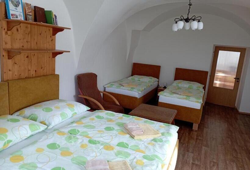 بنسيون Ubytování Na Hájence