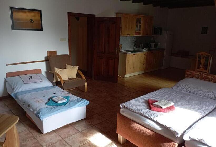 بنسيون Ubytování Na Hájence