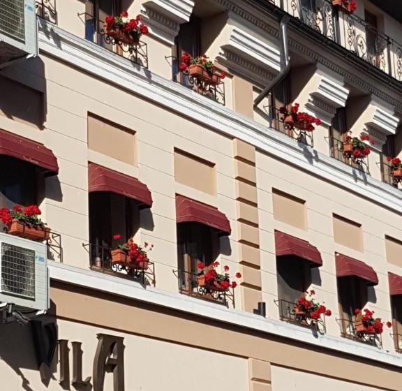 بنسيون Villa Anticus