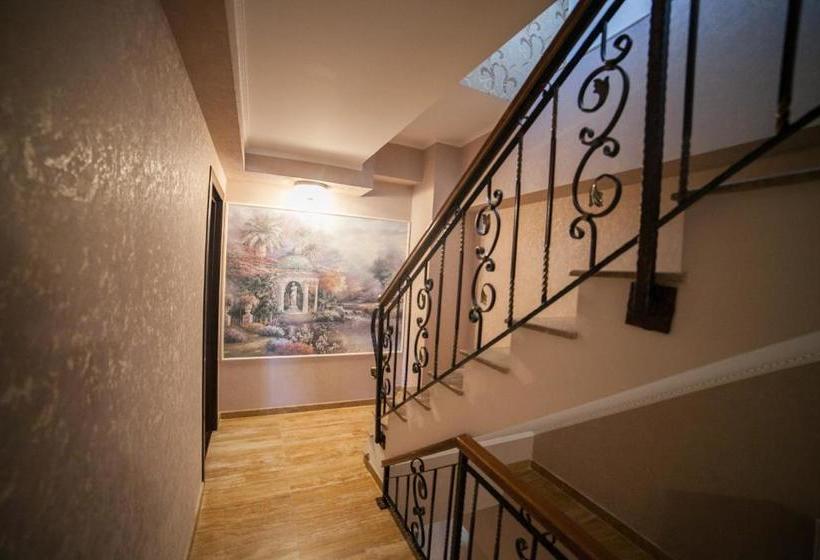 بنسيون Villa Anticus