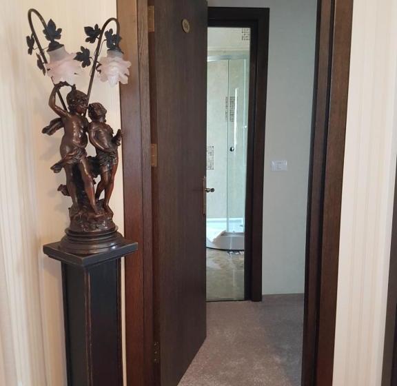 بنسيون Villa Anticus