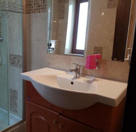 بنسيون Villa Anticus