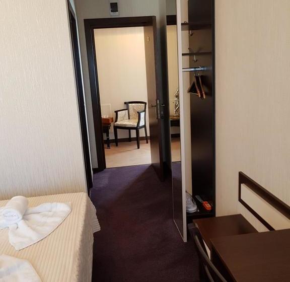 بنسيون Villa Anticus