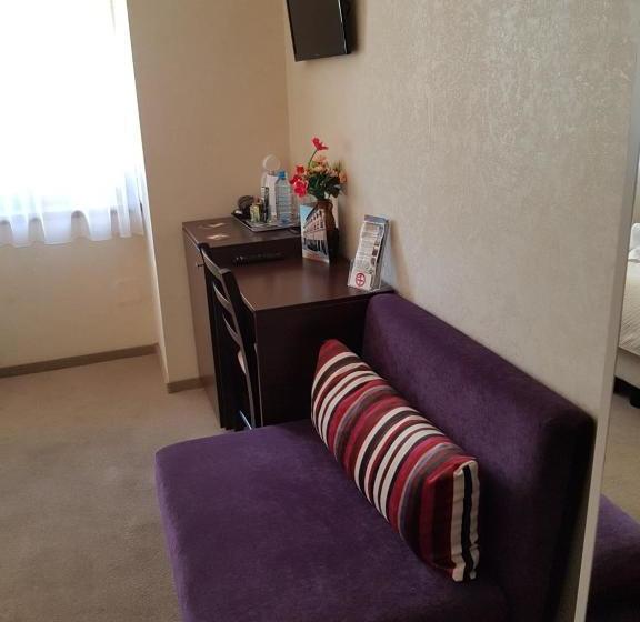 بنسيون Villa Anticus