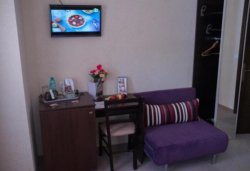 بنسيون Villa Anticus