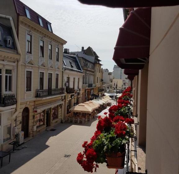 بنسيون Villa Anticus