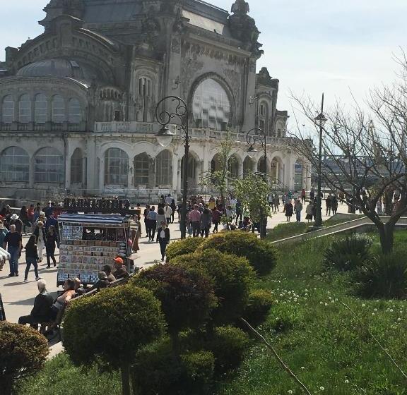 بنسيون Villa Anticus