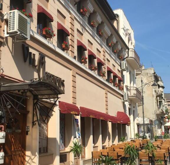 بنسيون Villa Anticus