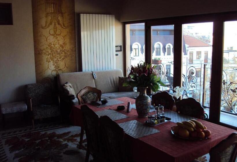 بنسيون Villa Anticus