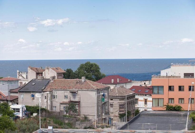 بنسيون Villa Anticus