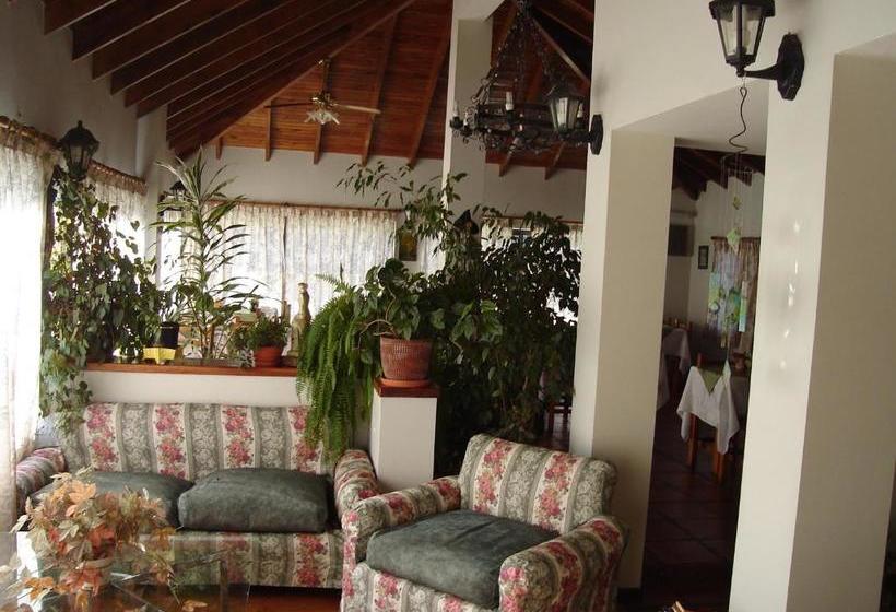 فندق صغير De Los Cesares