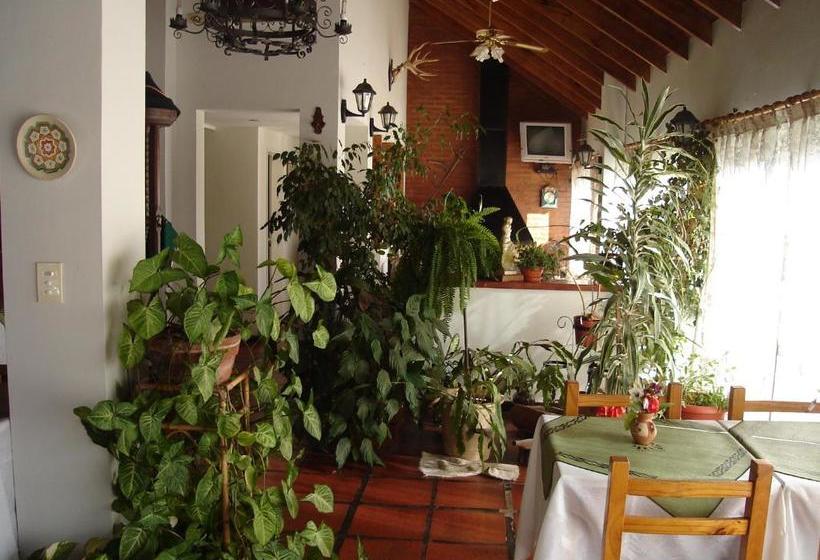 فندق صغير De Los Cesares