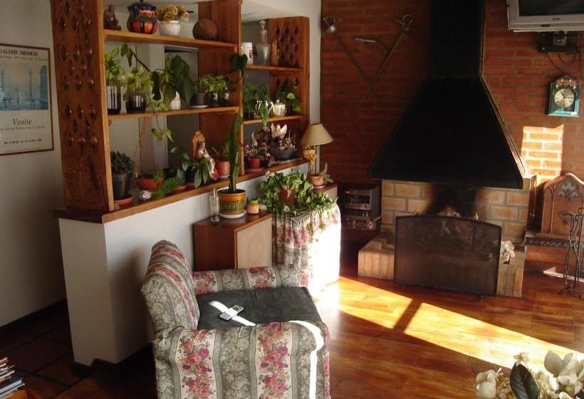 فندق صغير De Los Cesares