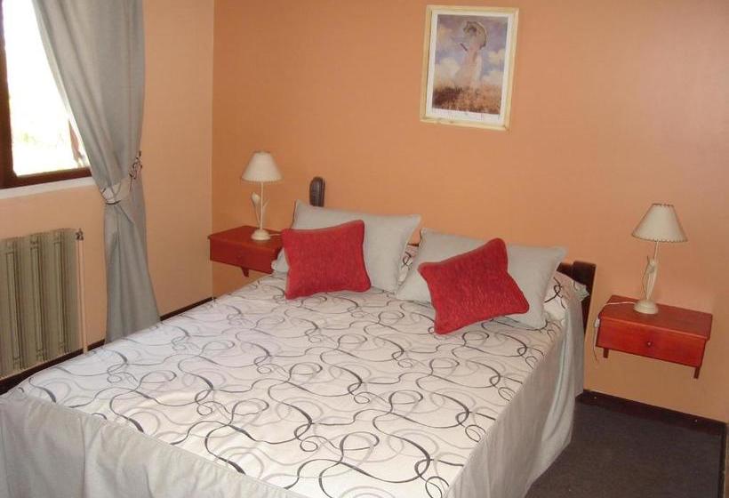 فندق صغير De Los Cesares