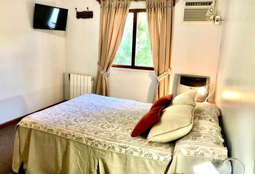 فندق صغير De Los Cesares