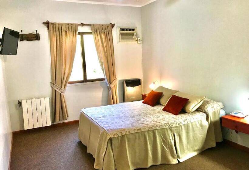 فندق صغير De Los Cesares