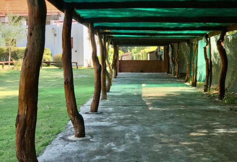 فندق صغير De Los Cesares