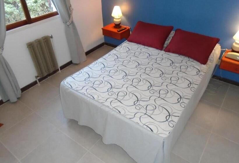 فندق صغير De Los Cesares