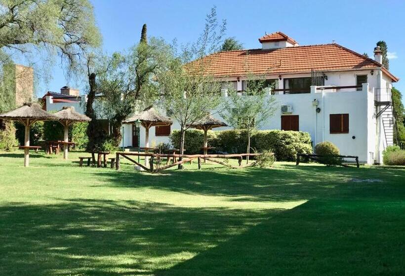 فندق صغير De Los Cesares