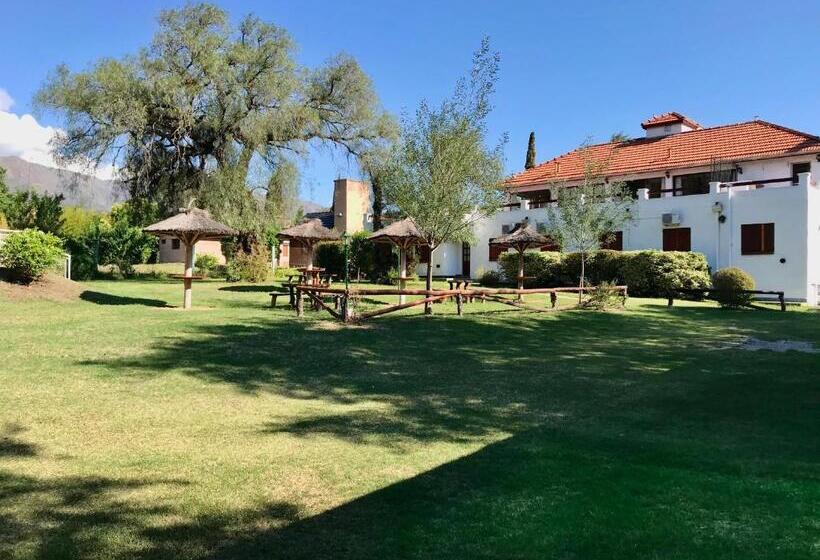 فندق صغير De Los Cesares