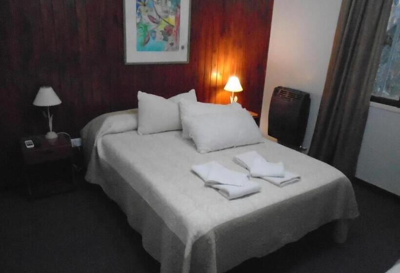 فندق صغير De Los Cesares