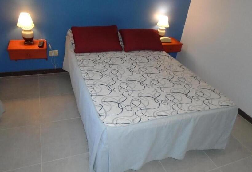 فندق صغير De Los Cesares