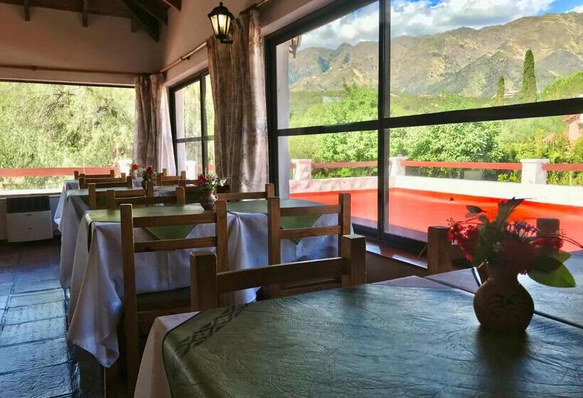 فندق صغير De Los Cesares